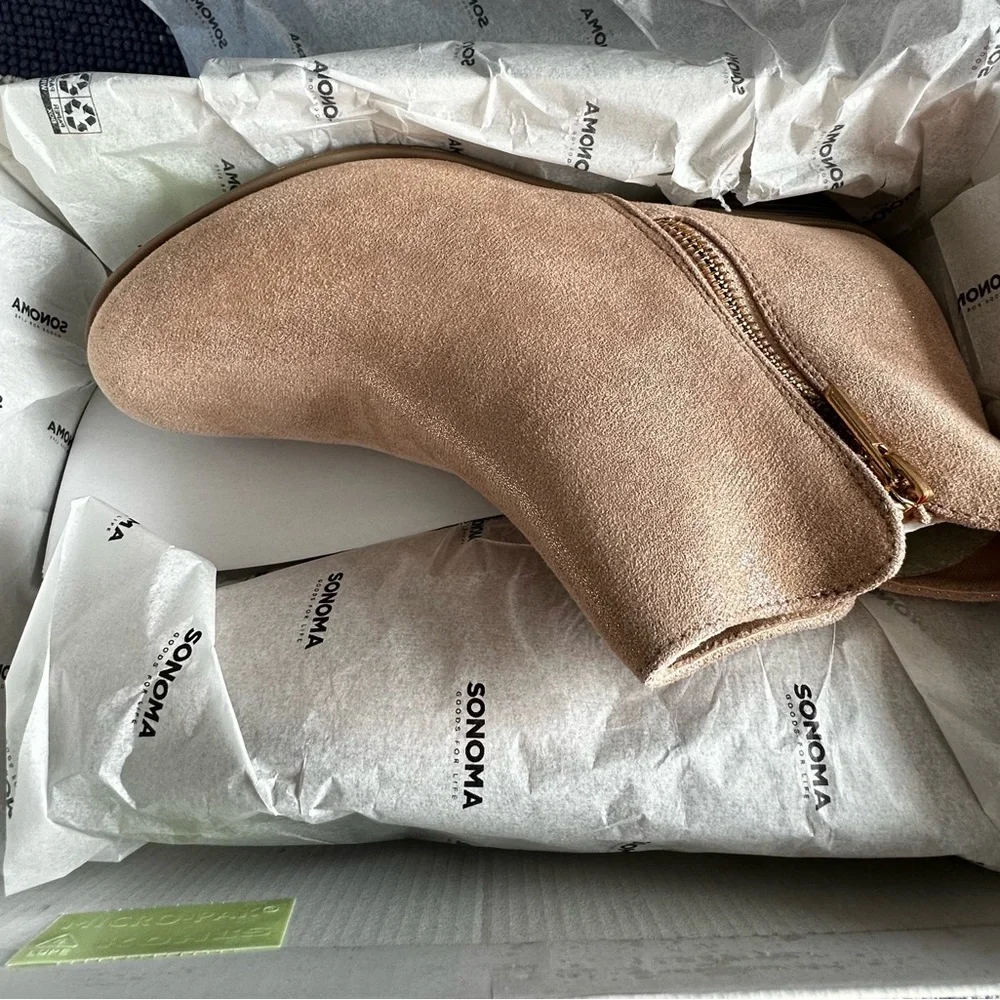 👢 NWT Sonoma Goods For Life Osmona Girls Ankle Boots Size 6 Rose Gold